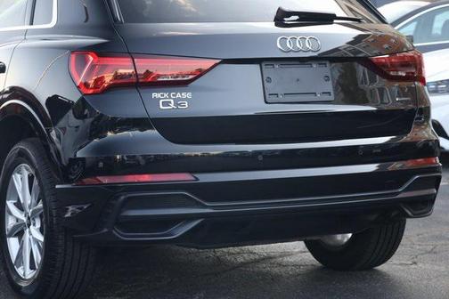 2022 Audi Q3 45 S line Premium