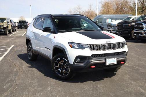 Bright White Clearcoat 2025 Jeep Compass Trailhawk