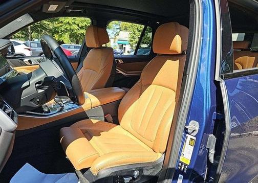 2021 BMW X5 M50i