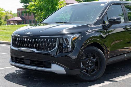 Aurora Black Pearl 2026 Kia Carnival LXS
