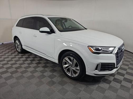 2021 Audi Q7 45 Premium Plus