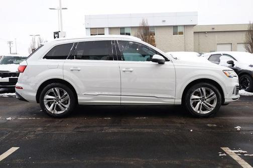 2021 Audi Q7 45 Premium Plus