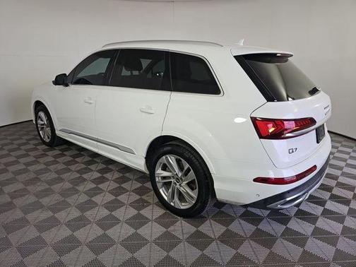 2021 Audi Q7 45 Premium Plus