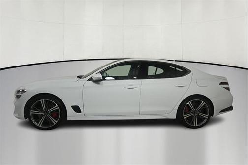 2024 Genesis G70 2.5T RWD