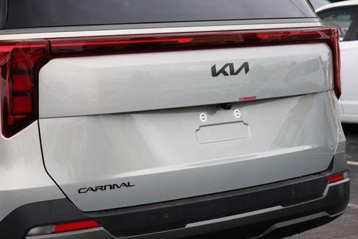 2025 Kia Carnival SX