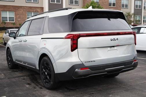 2025 Kia Carnival SX