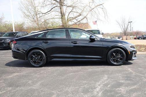 Aurora Black Pearl 2025 Kia K5 LXS