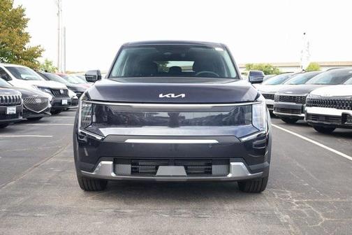 2026 Kia EV9 Light Short Range