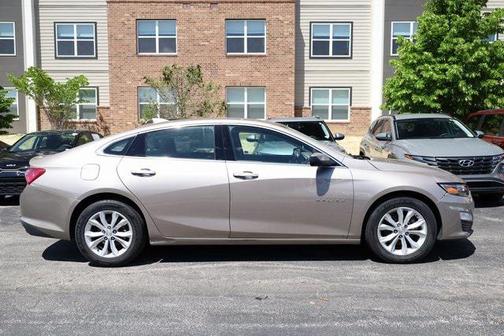 2022 Chevrolet Malibu FWD LT