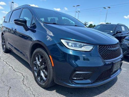 Fathom Blue Pearlcoat 2023 Chrysler Pacifica Touring L