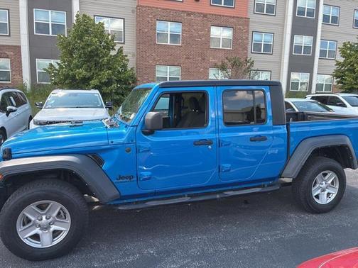 2022 Jeep Gladiator Sport S