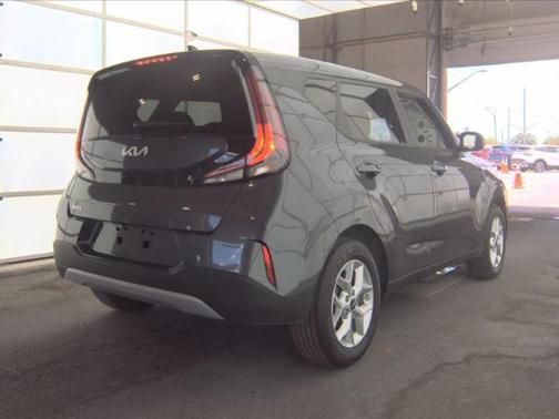 Gravity Gray 2025 Kia Soul LX