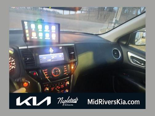 2018 Nissan Pathfinder SV