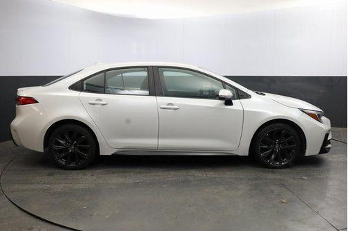 Pearl 2024 Toyota Corolla SE