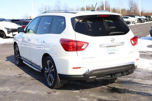 2017 Nissan Pathfinder Platinum