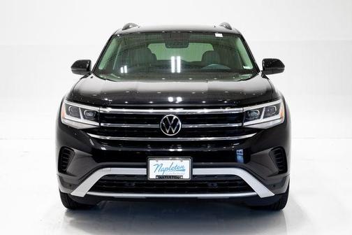 Deep Black 2023 Volkswagen Atlas 3.6L SE w/Technology