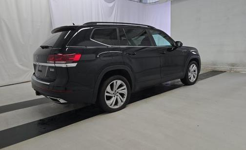 Deep Black 2023 Volkswagen Atlas 3.6L SE w/Technology