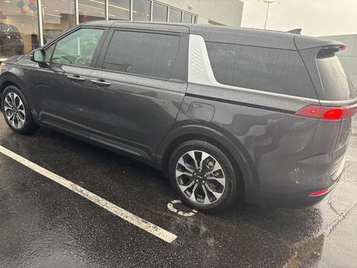 2024 Kia Carnival EX