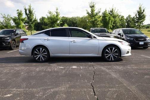 2020 Nissan Altima SR FWD