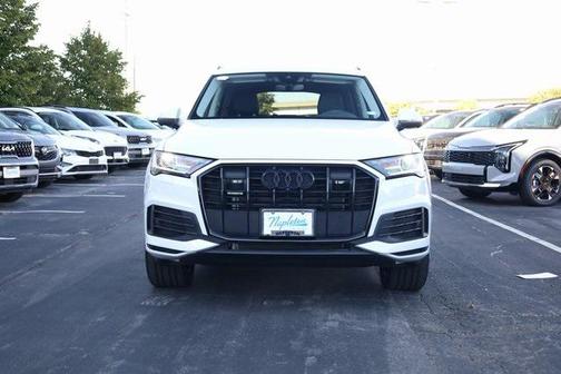 2023 Audi Q7 45 Premium Plus