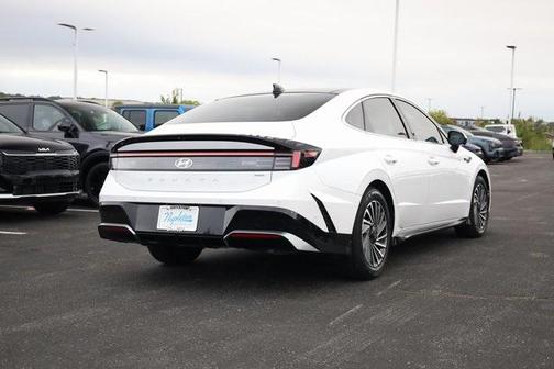 2024 Hyundai SONATA Hybrid Limited