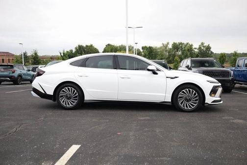 2024 Hyundai SONATA Hybrid Limited
