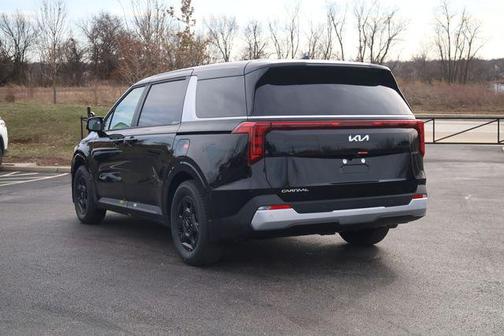 2026 Kia Carnival LXS