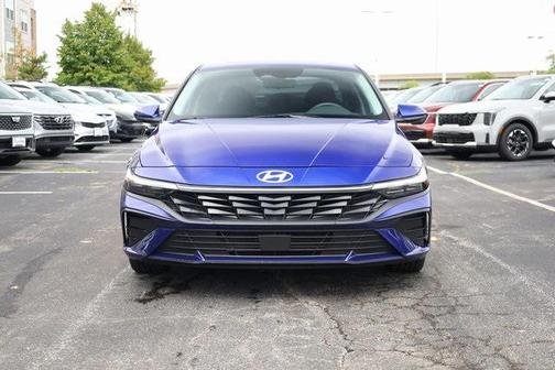 2025 Hyundai ELANTRA SEL