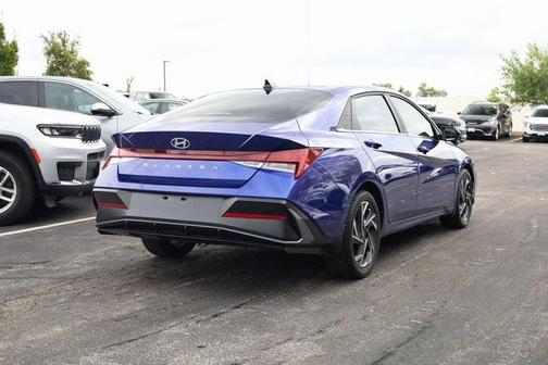 2025 Hyundai ELANTRA SEL