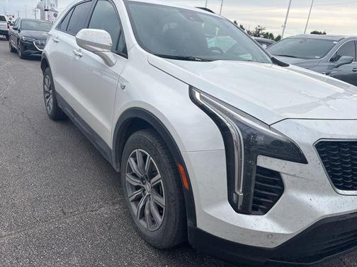 Crystal White Tricoat 2020 Cadillac XT4 Sport