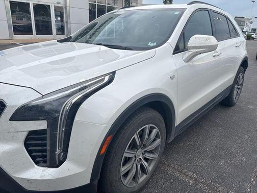 Crystal White Tricoat 2020 Cadillac XT4 Sport