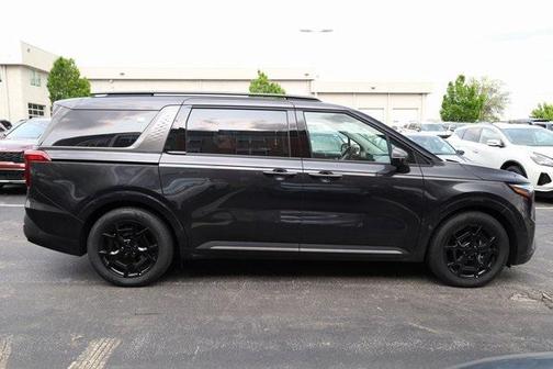 2025 Kia Carnival SX