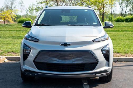 Silver Flare Metallic 2023 Chevrolet Bolt EUV FWD LT