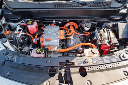 Silver Flare Metallic 2023 Chevrolet Bolt EUV FWD LT