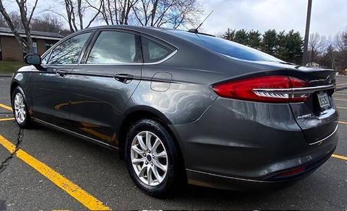 Magnetic 2017 Ford Fusion SE
