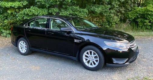 2014 Ford Taurus SE