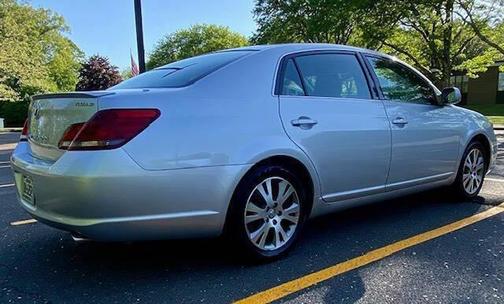 Classic Silver Metallic 2008 Toyota Avalon Touring