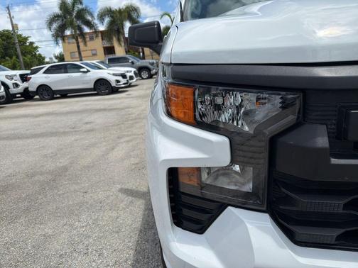 Summit White 2024 Chevrolet Silverado 1500 Custom