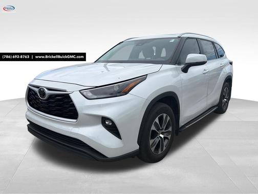 Wind Chill Pearl 2024 Toyota Highlander XLE