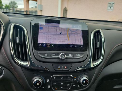 Iridescent Pearl Tricoat 2022 Chevrolet Equinox AWD RS