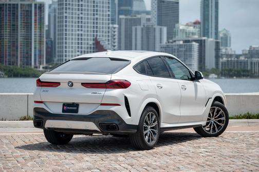 2022 BMW X6 xDrive40i