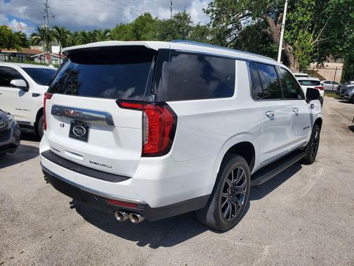 Summit White 2024 GMC Yukon XL Denali