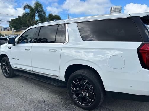 Summit White 2024 GMC Yukon XL Denali