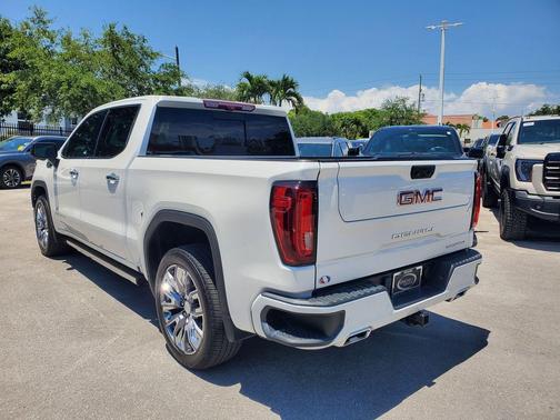 White Frost Tricoat 2023 GMC Sierra 1500 Denali