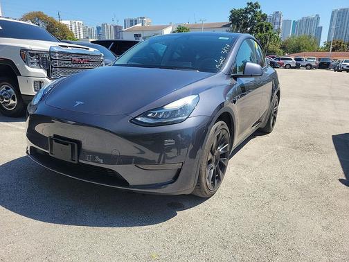 2022 Tesla Model Y Long Range Dual Motor All-Wheel Drive
