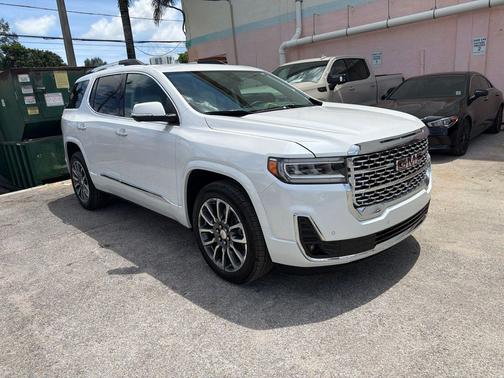White Frost Tricoat 2021 GMC Acadia Denali