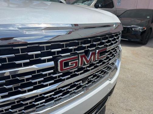 White Frost Tricoat 2021 GMC Acadia Denali