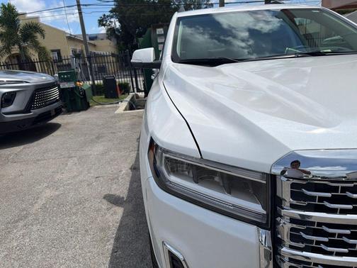 White Frost Tricoat 2021 GMC Acadia Denali