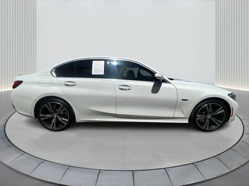 2022 BMW 330e Base