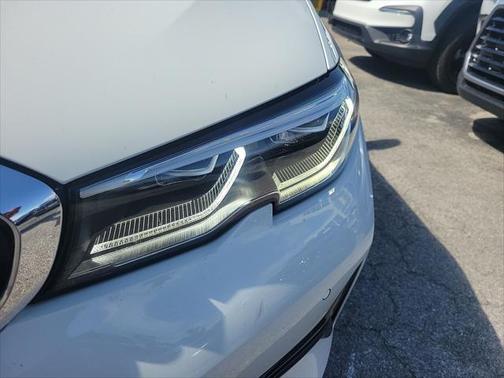 2022 BMW 330e Base